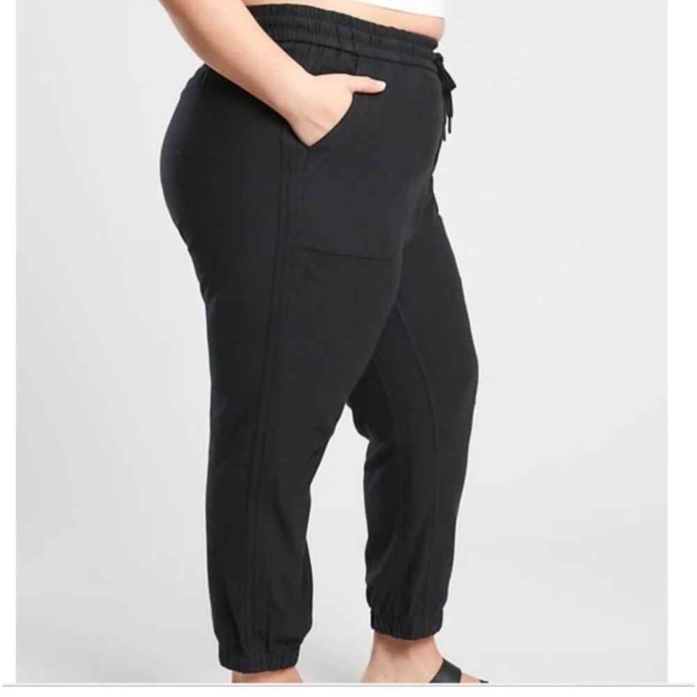 Athleta Women's NWT Farallon Black Joggers Size 26